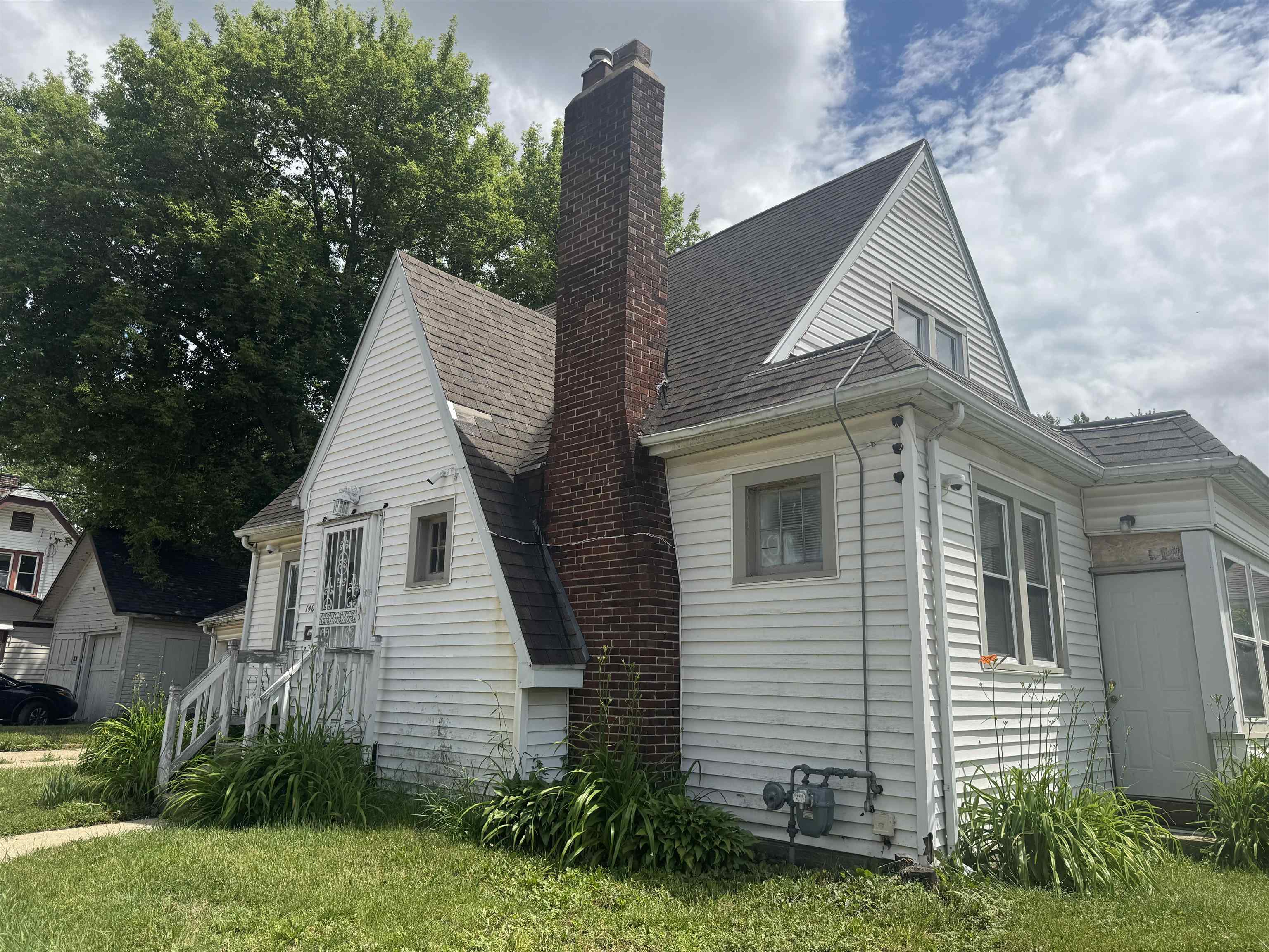 1402 Henry Avenue Beloit, WI 53511 - Photo 1 of 28