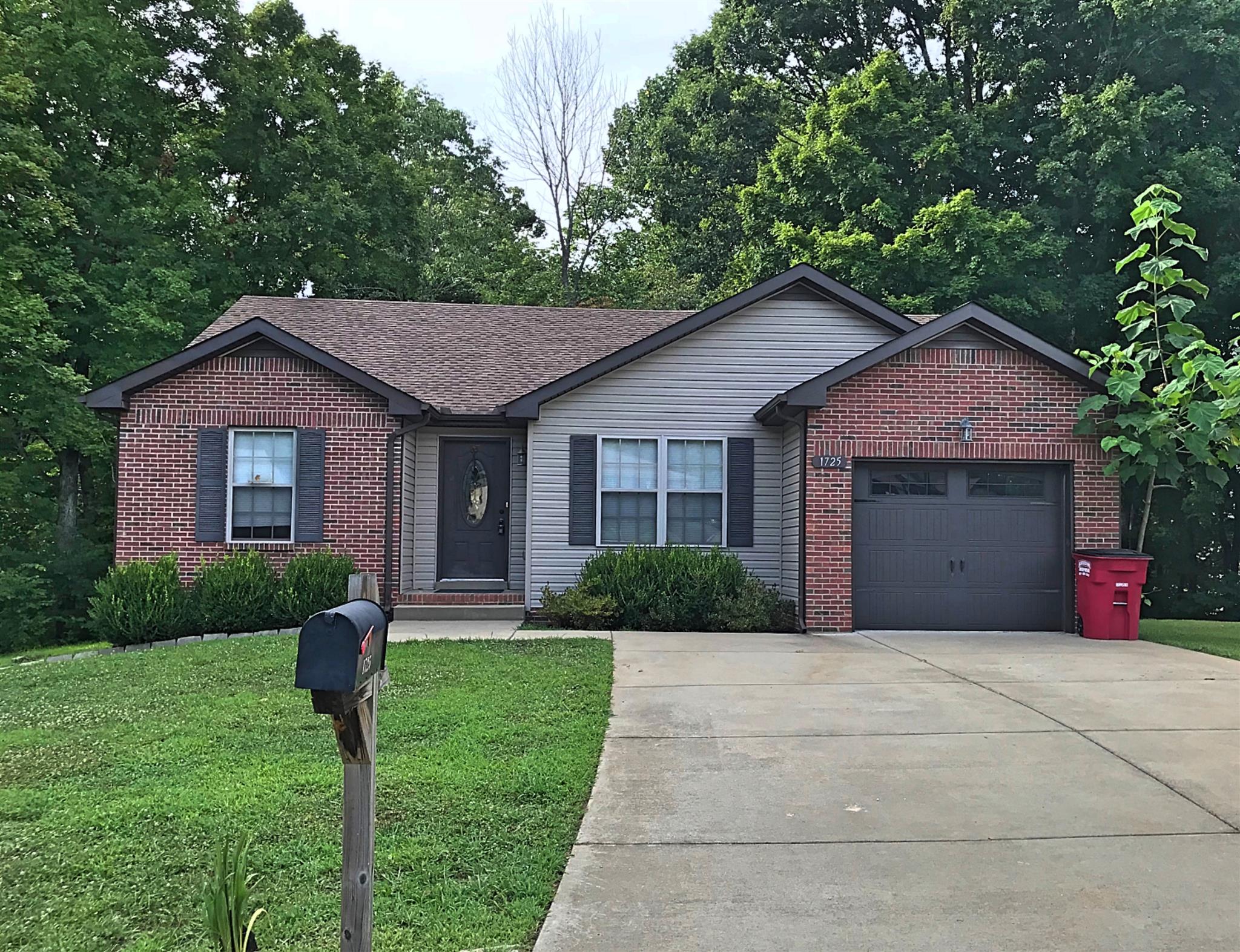 1725 Setter Road Clarksville, TN 37042 - Photo 1 of 23 Gallery Image 1