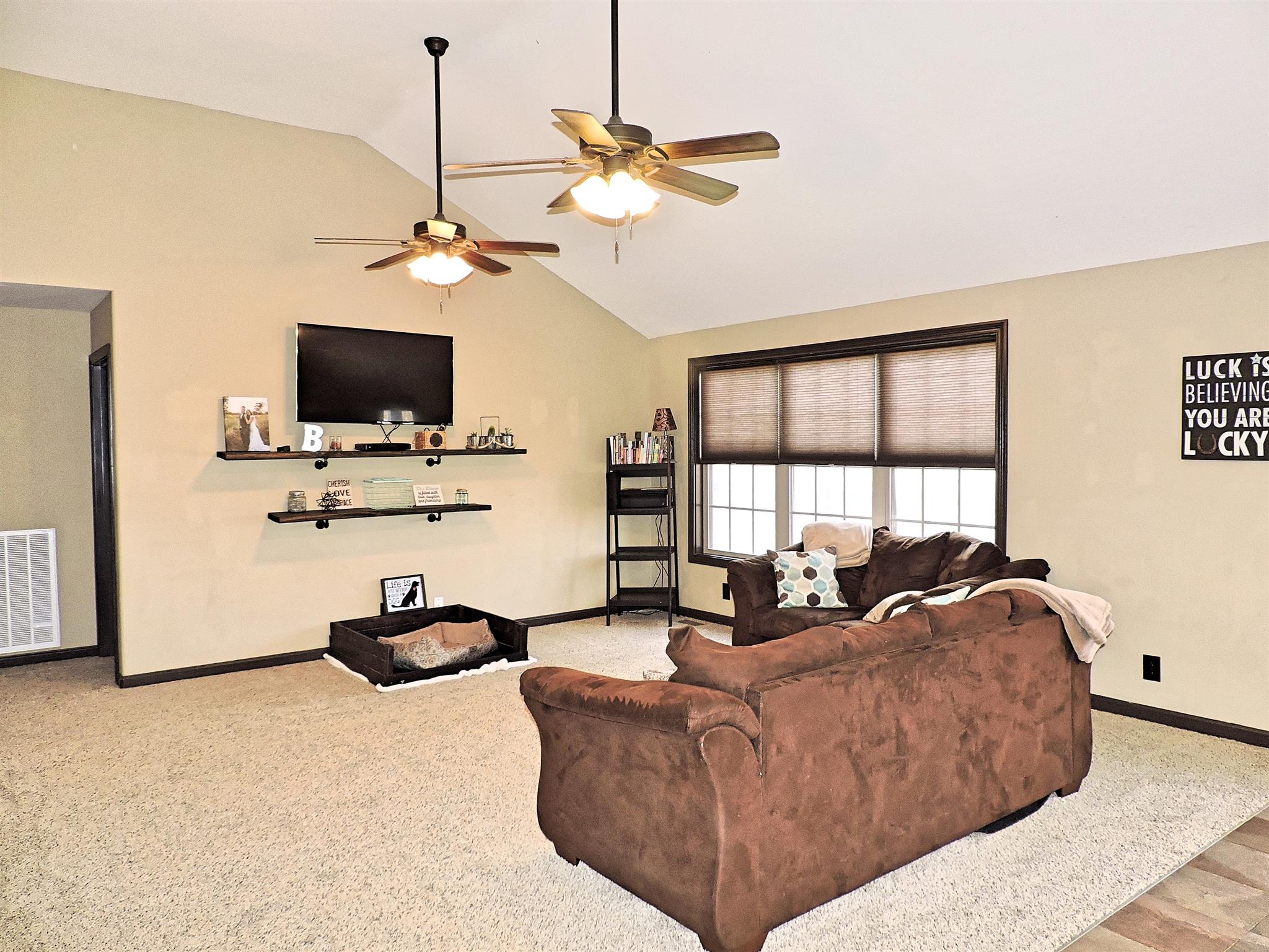 1725 Setter Road Clarksville, TN 37042 - Photo 4 of 23 Gallery Image 4