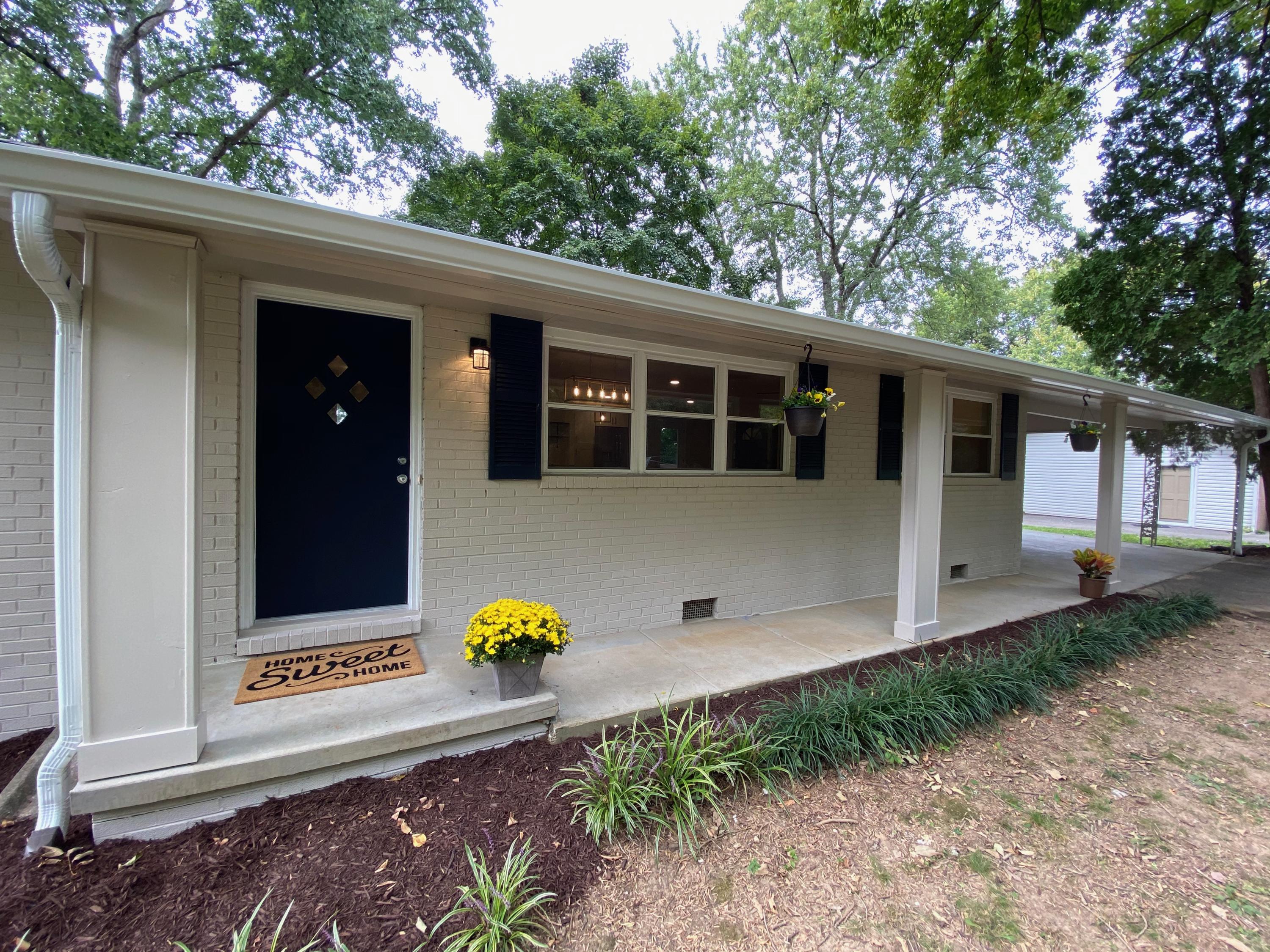 213 Wakefield Road Knoxville, TN 37922 - Photo 3 of 25 3