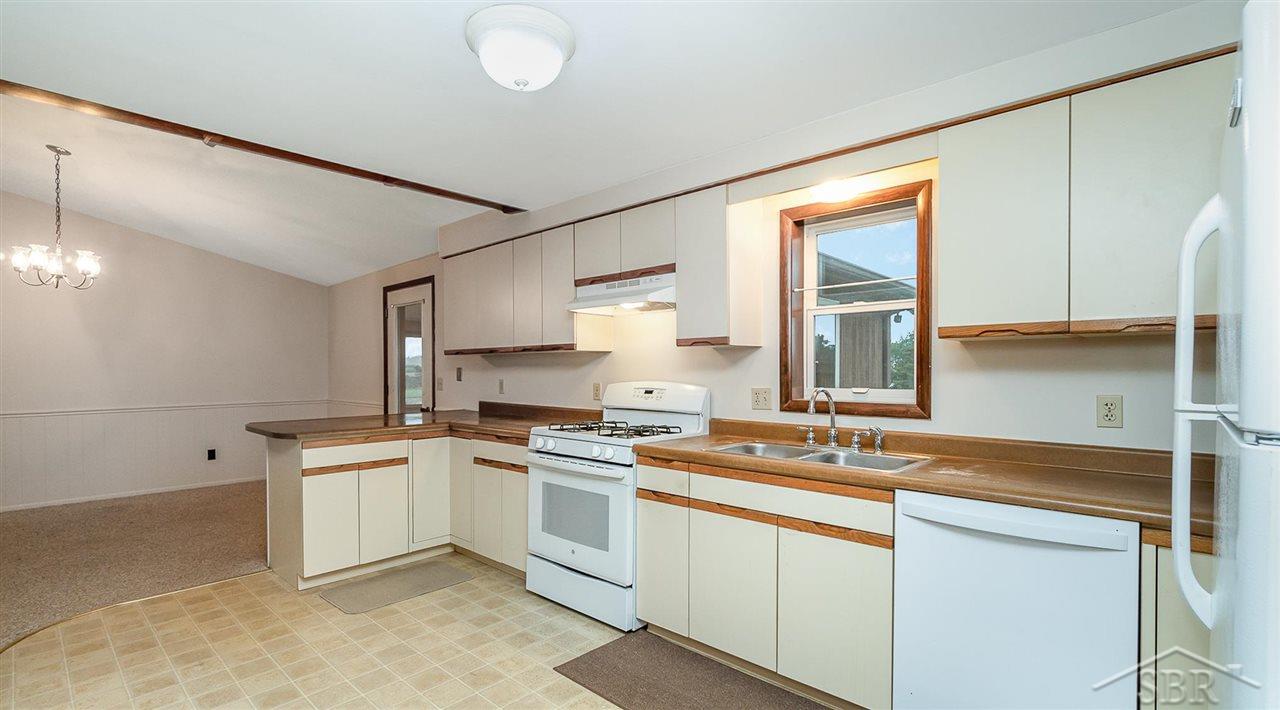 7970 North Michigan Road Saginaw, MI 48604 - Photo 8 of 30 50057106-7.JPG