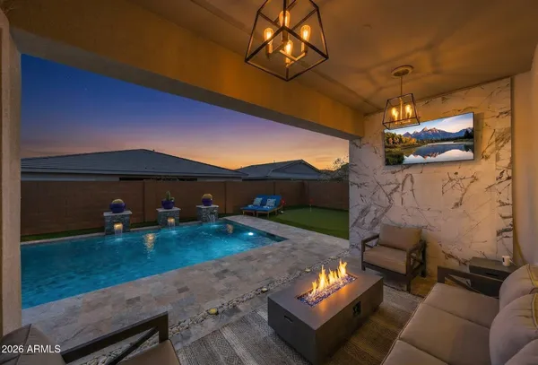 $899,999 | 2831 East Robin Lane, Phoenix, AZ 85050