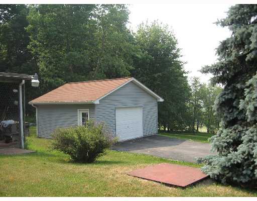 827 Ice Pond Road Leechburg, PA 15656 - Photo 6 of 8 Parking Lot/Garage.