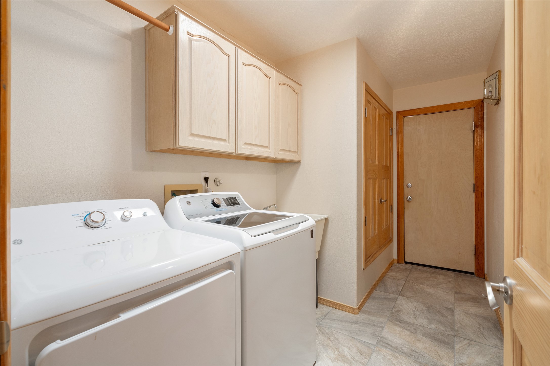 7501 Snow Blossom Road Santa Fe, NM 87507 - Photo 16 of 31 Gallery Image 16