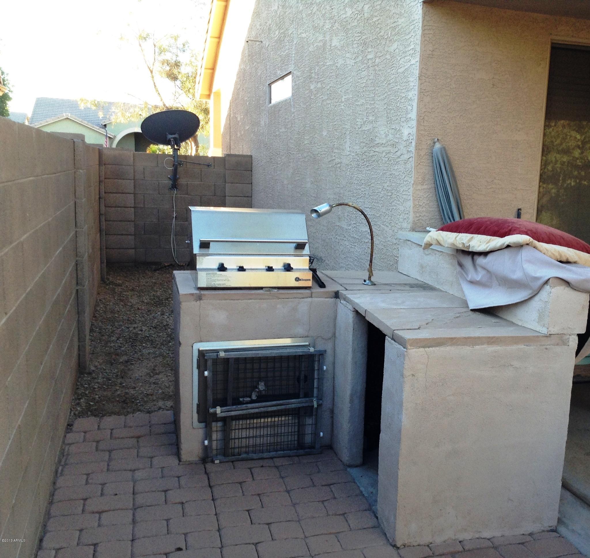 216 East Smoke Tree Road Gilbert, AZ 85296 - Photo 17 of 18 Built-In BBQ