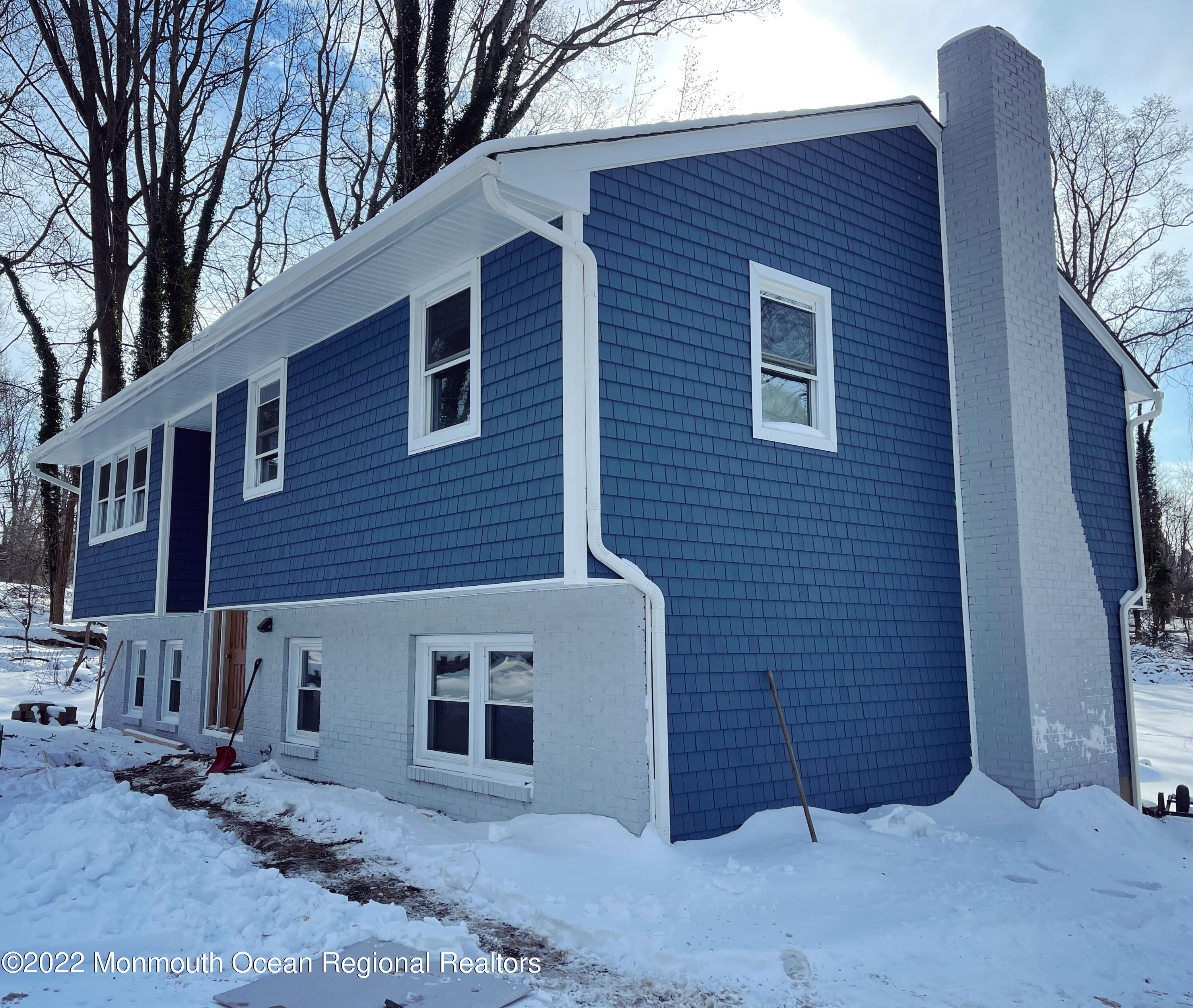 812 Province Line Road Allentown, NJ 08501 - Photo 4 of 24 83F077DD-2835-47BD-90EF-D9ACD4AA2498
