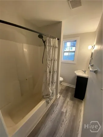 $1,900 | 2604 Jefferson Street, Savannah, GA 31401