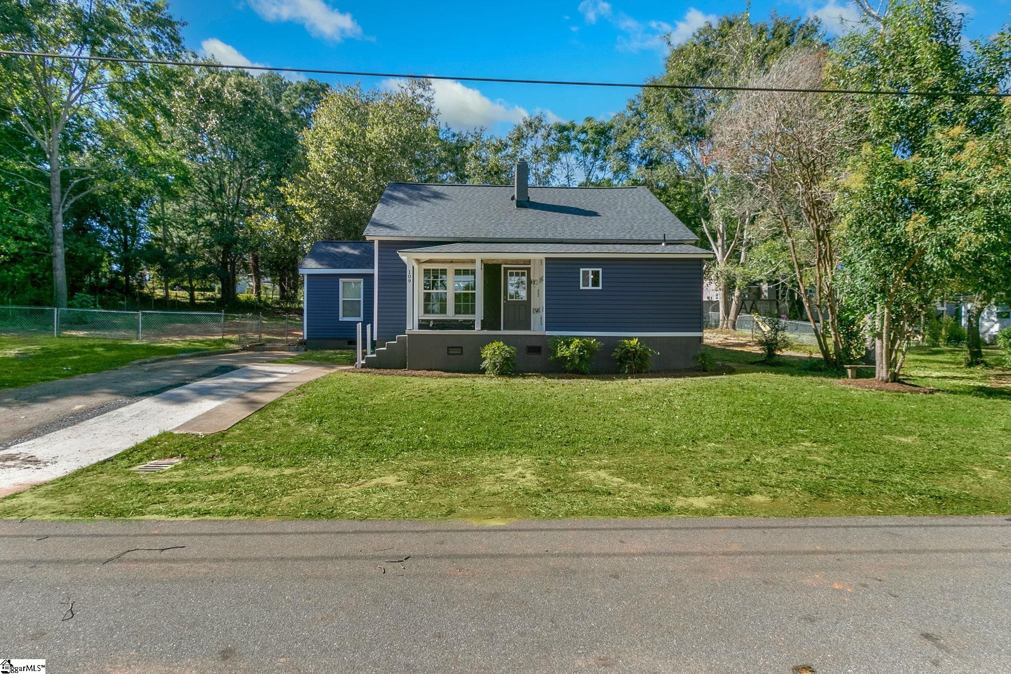 109 Garrison Street Easley, SC 29640 - Photo 4 of 36