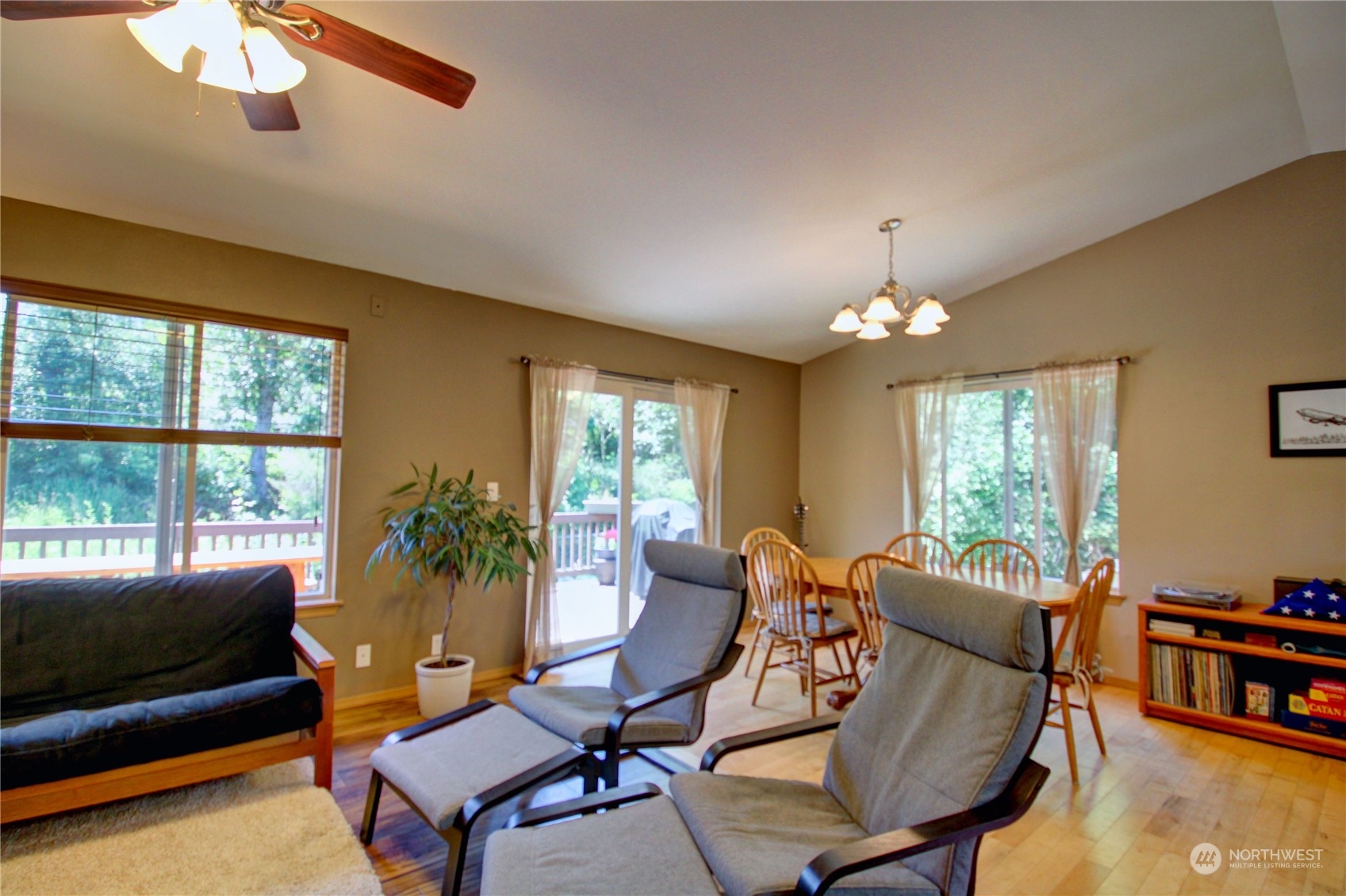 2243 Williams Road Oak Harbor, WA 98277 - Photo 3 of 38 Gallery Image 3