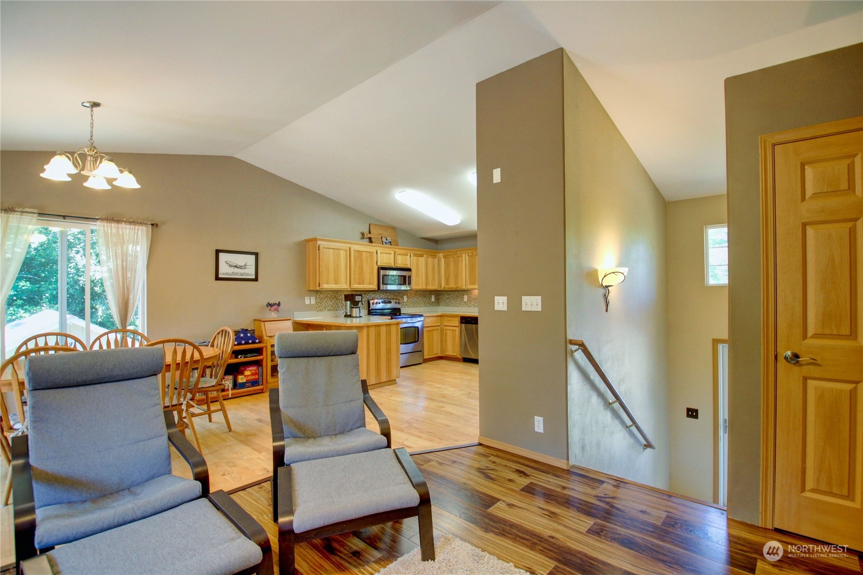 2243 Williams Road Oak Harbor, WA 98277 - Photo 5 of 38 Gallery Image 5