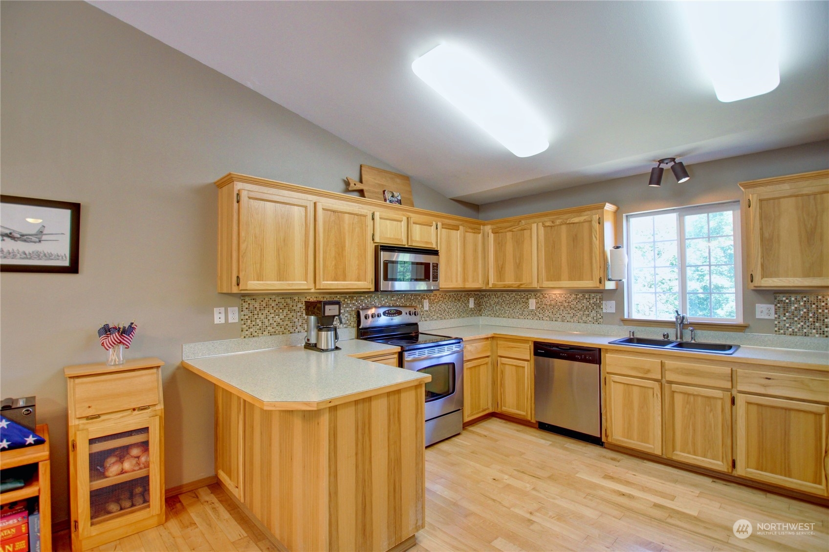 2243 Williams Road Oak Harbor, WA 98277 - Photo 9 of 38 Gallery Image 9