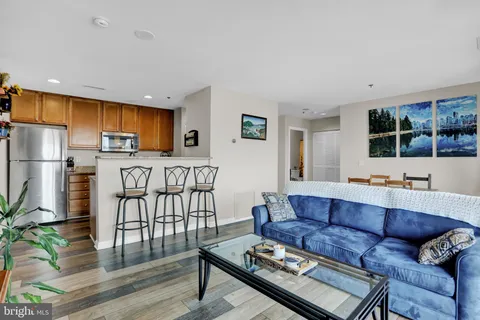 $318,800 | 2702 Lighthouse Point East, Unit 532, Baltimore, MD 21224