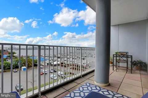 $318,800 | 2702 Lighthouse Point East, Unit 532, Baltimore, MD 21224