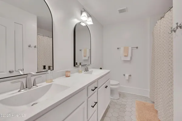 $999,000 | 1357 Autumn Lakes Drive, Grimesland, NC 27837