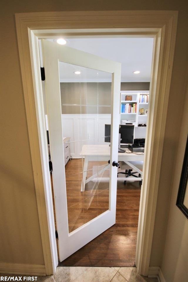 807 Lake Forest Road Rochester, MI 48309 - Photo 17 of 63 50045265-16.JPG