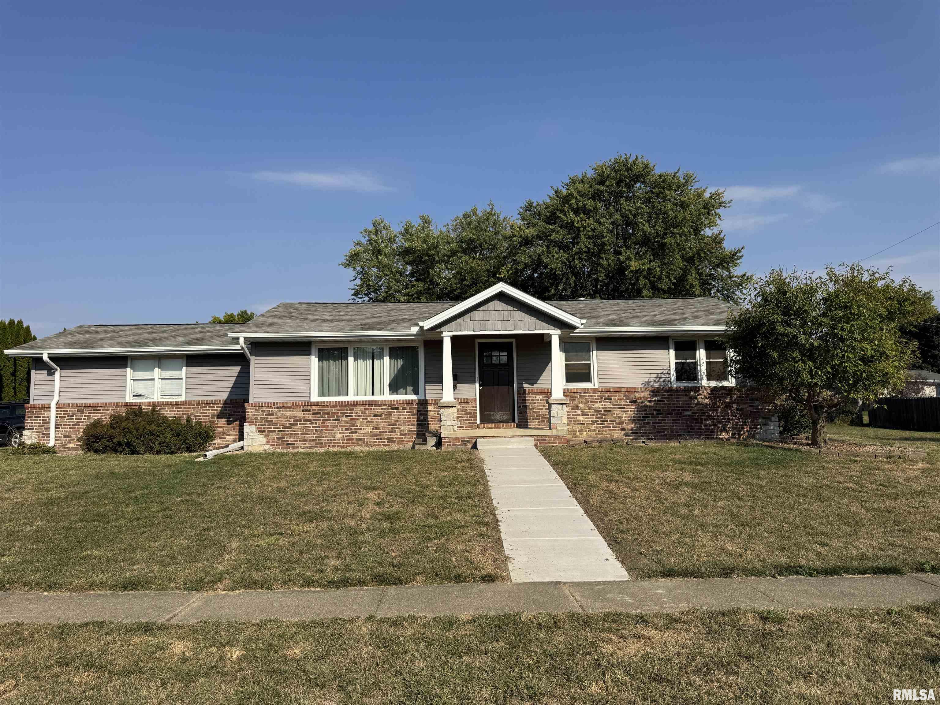 707 Devonshire Road Washington, IL 61571 - Photo 1 of 23 Gallery Image 1