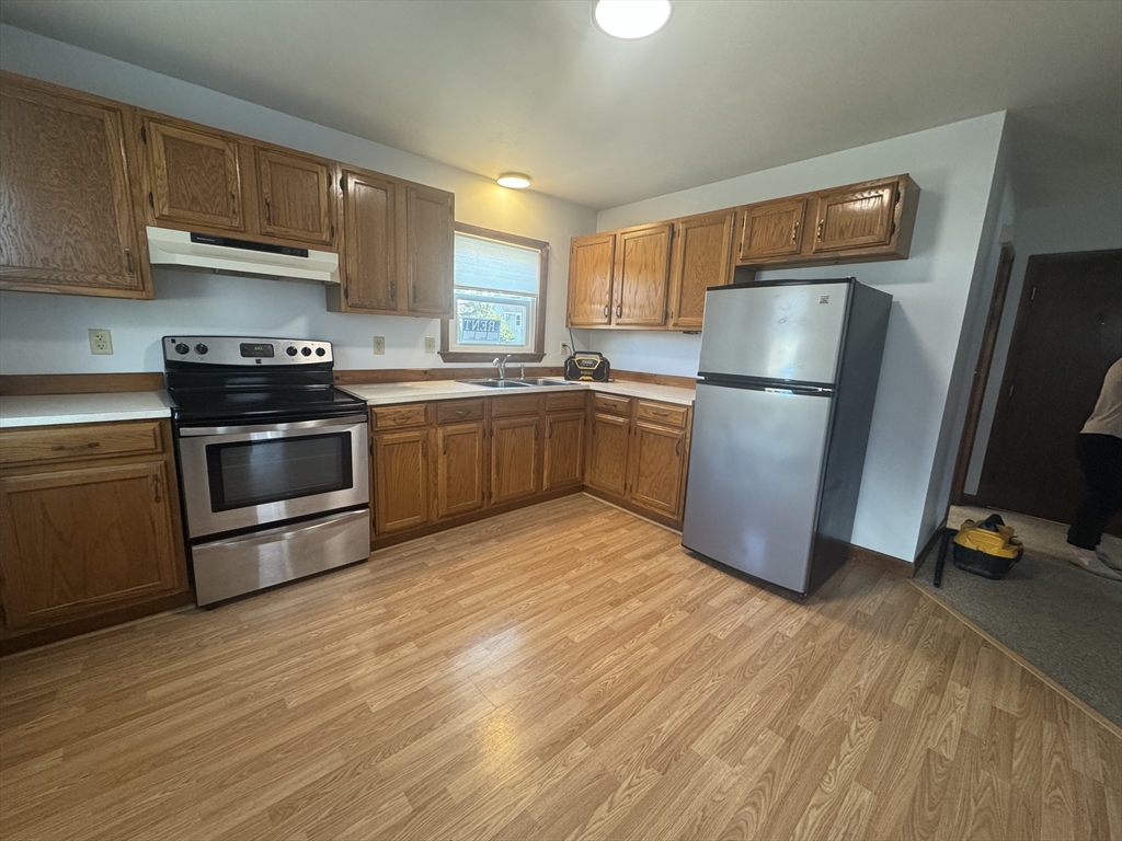 156 Barrows Street, Unit 3 Norton, MA 02766 - Photo 4 of 9