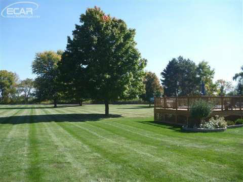 1506 North Nichols Road Flushing, MI 48433 - Photo 25 of 27 20421931-24.JPG