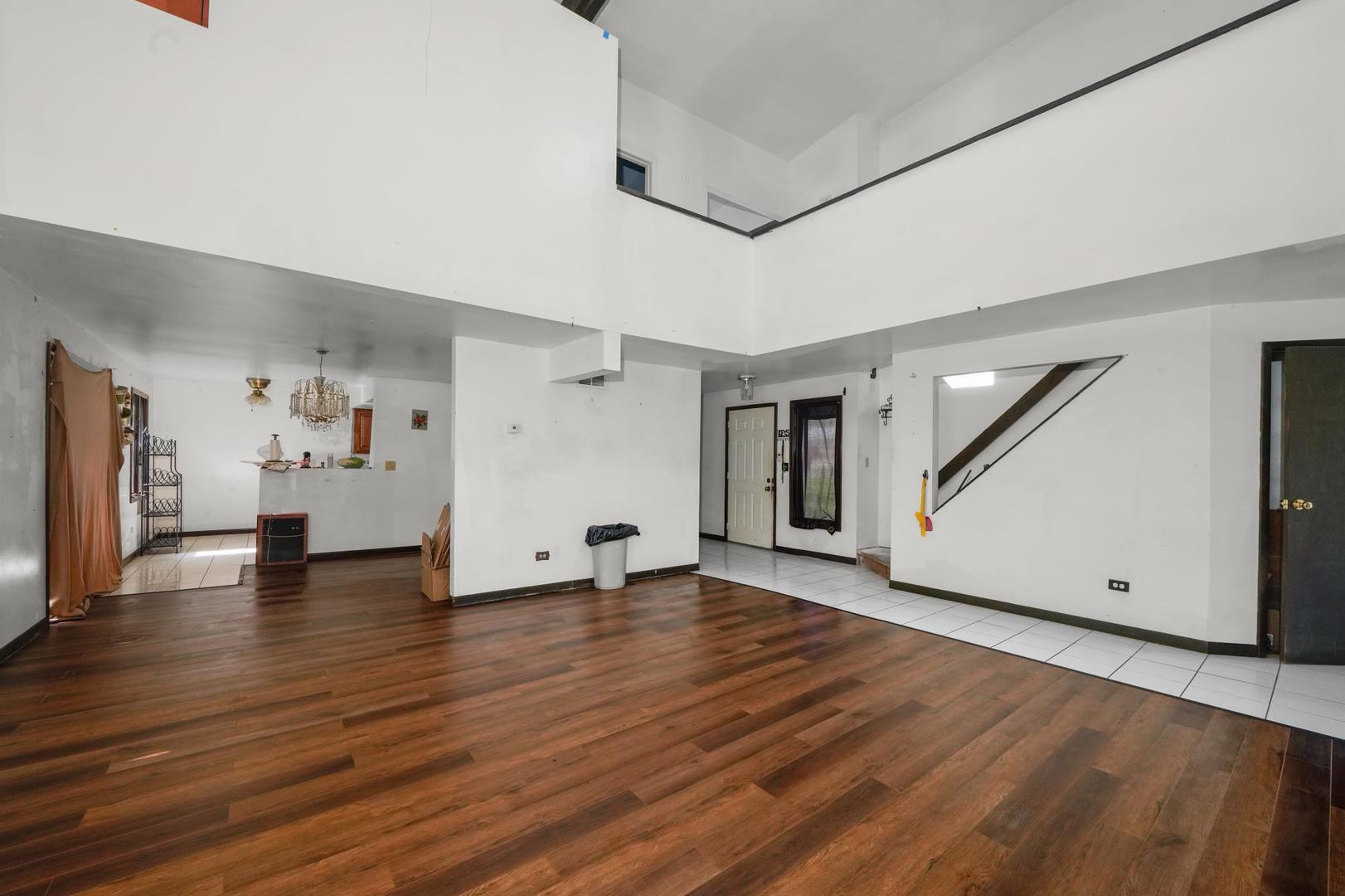 3917 Sunset Avenue Markham, IL 60428 - Photo 4 of 24