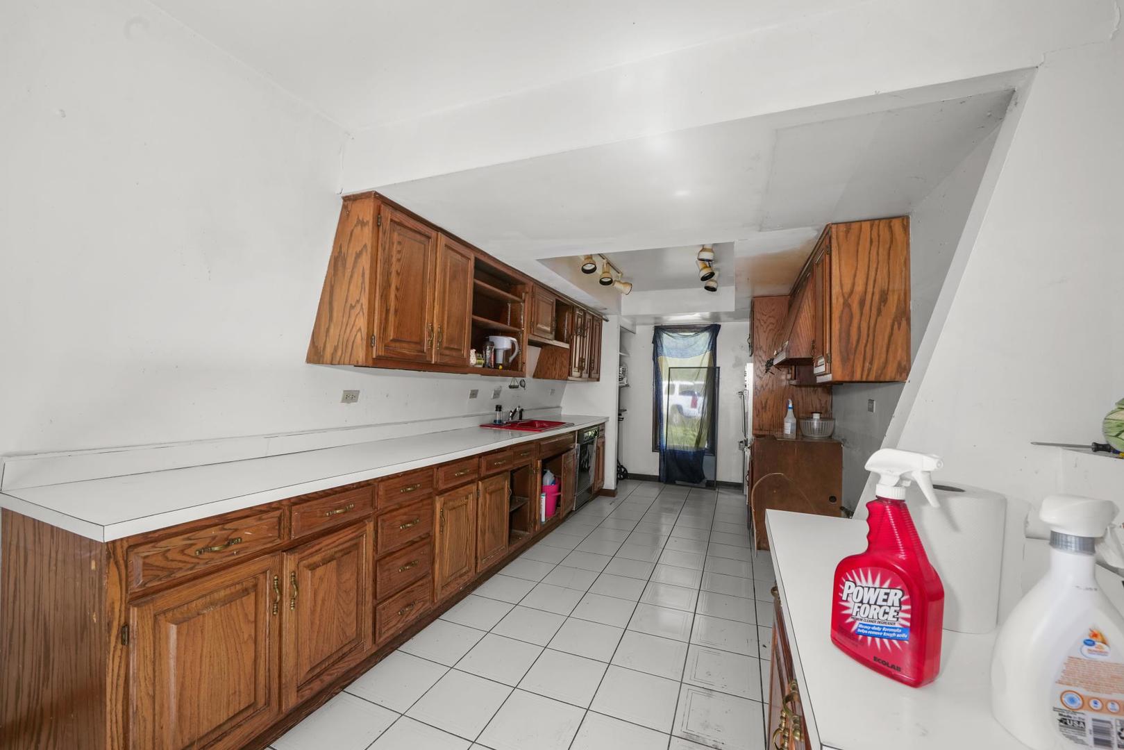 3917 Sunset Avenue Markham, IL 60428 - Photo 6 of 24