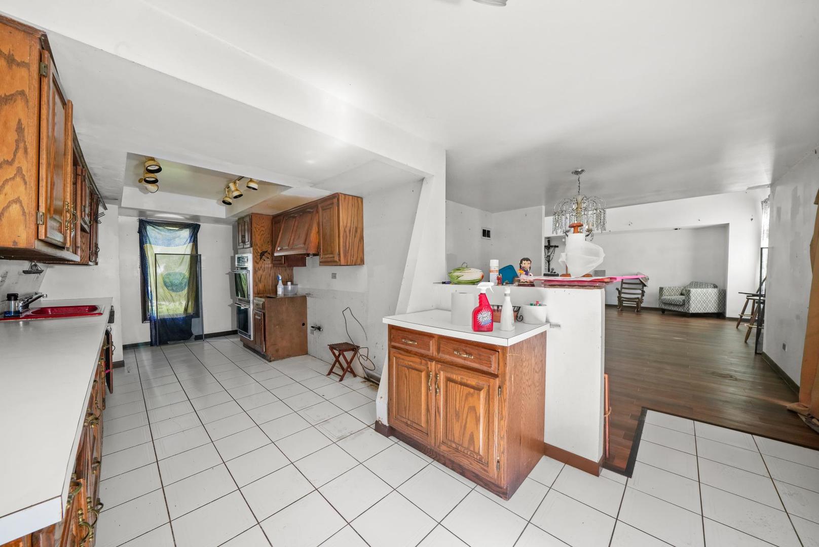 3917 Sunset Avenue Markham, IL 60428 - Photo 7 of 24