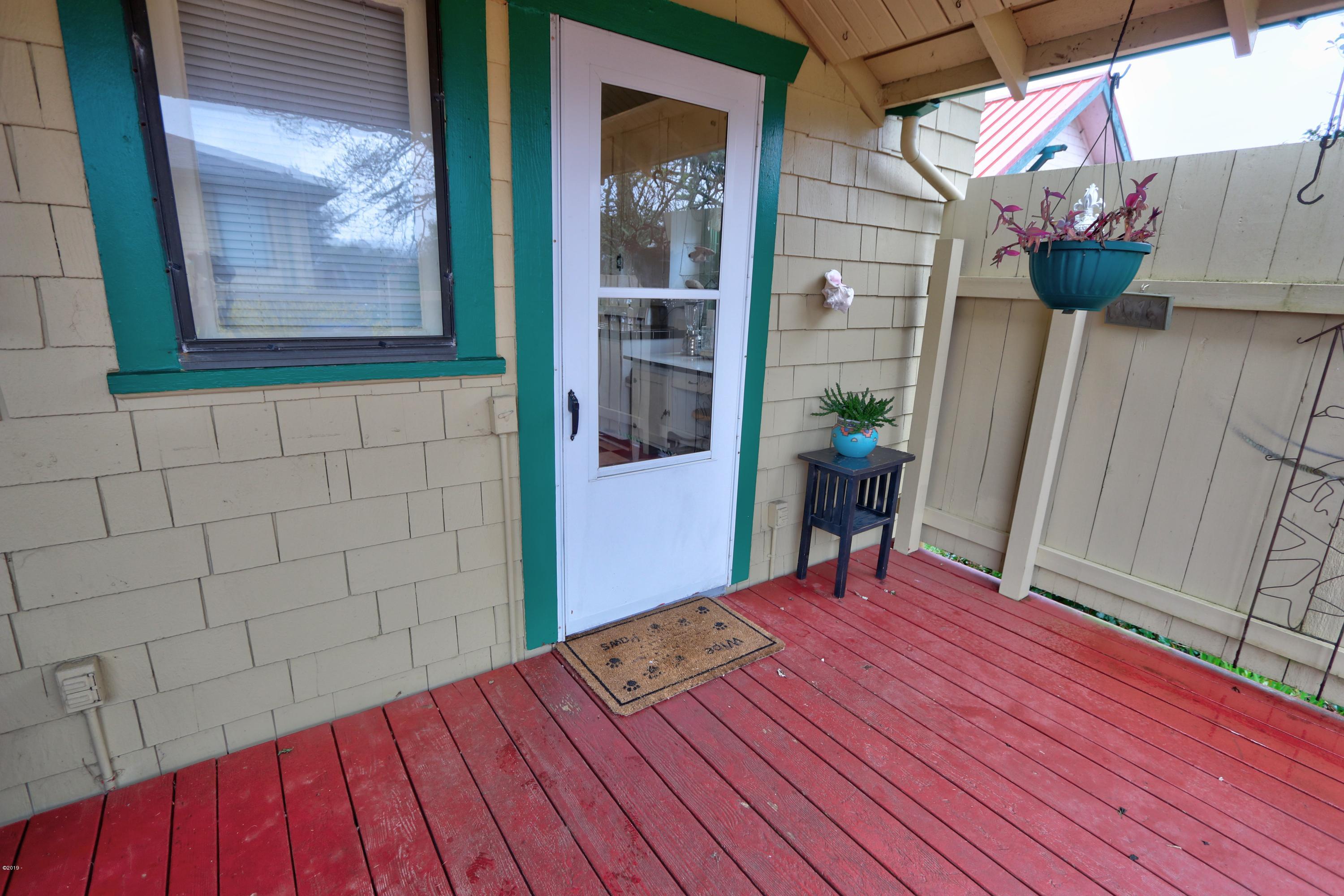 19 Southwest Hurbert Street Newport, OR 97365 - Photo 44 of 51 Door at back of home
