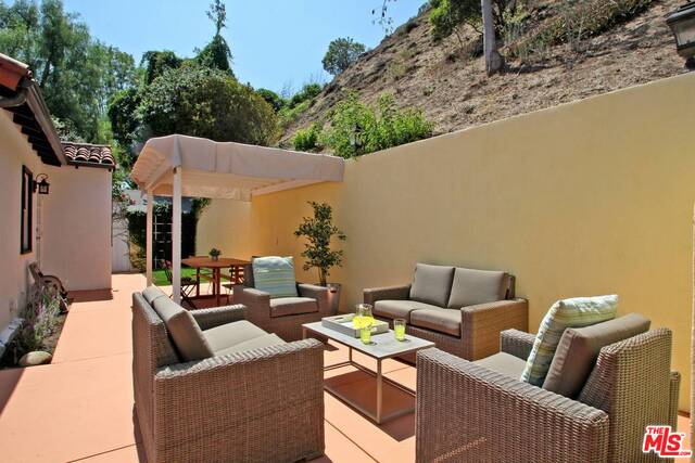 2427 Canyon Drive Los Angeles, CA 90068 - Photo 14 of 18