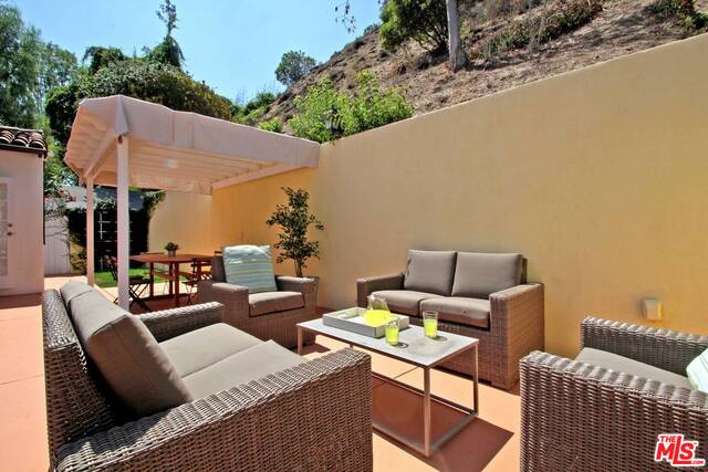 2427 Canyon Drive Los Angeles, CA 90068 - Photo 16 of 18