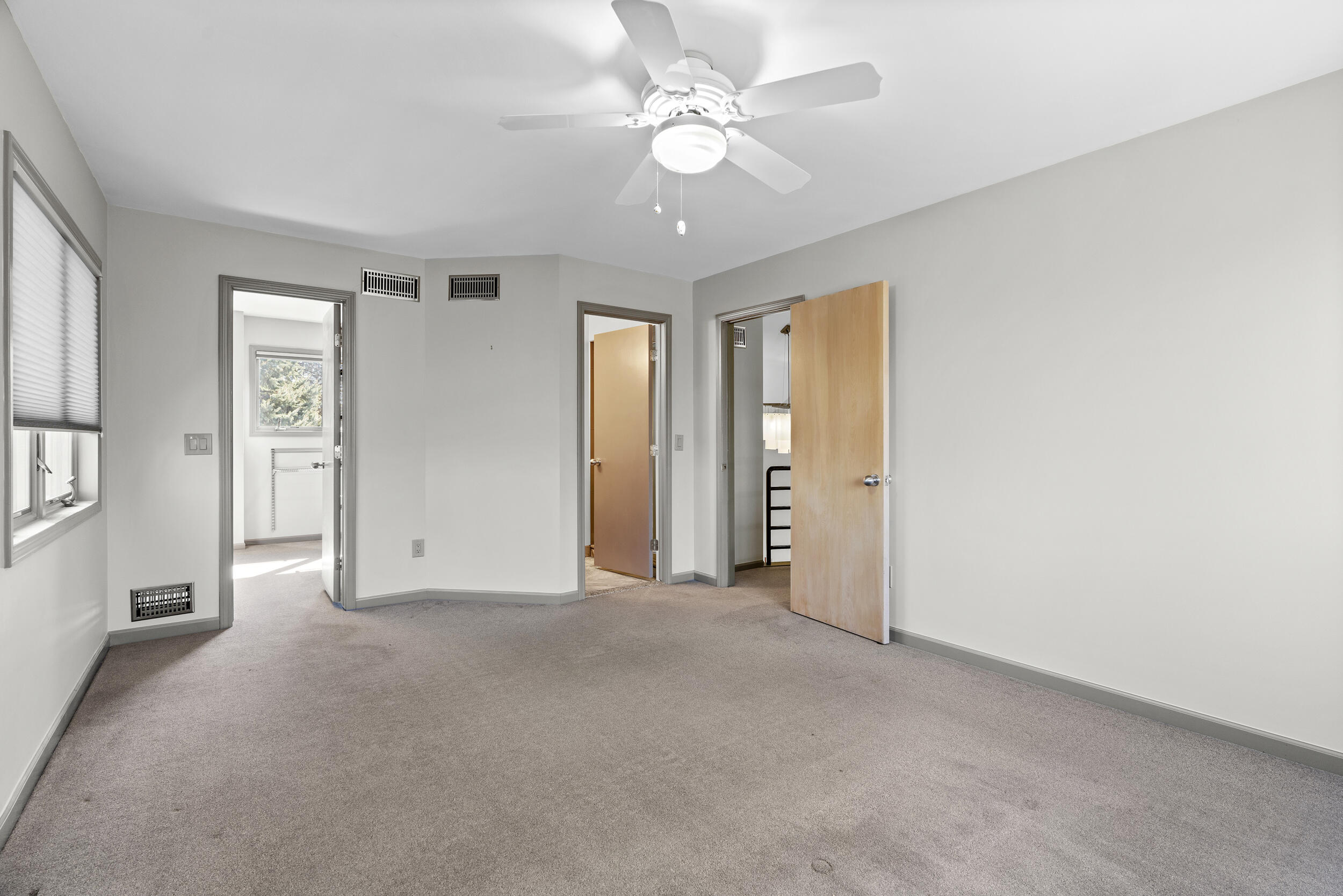 5557 North Territorial Road Ann Arbor, MI 48105 - Photo 28 of 54 098