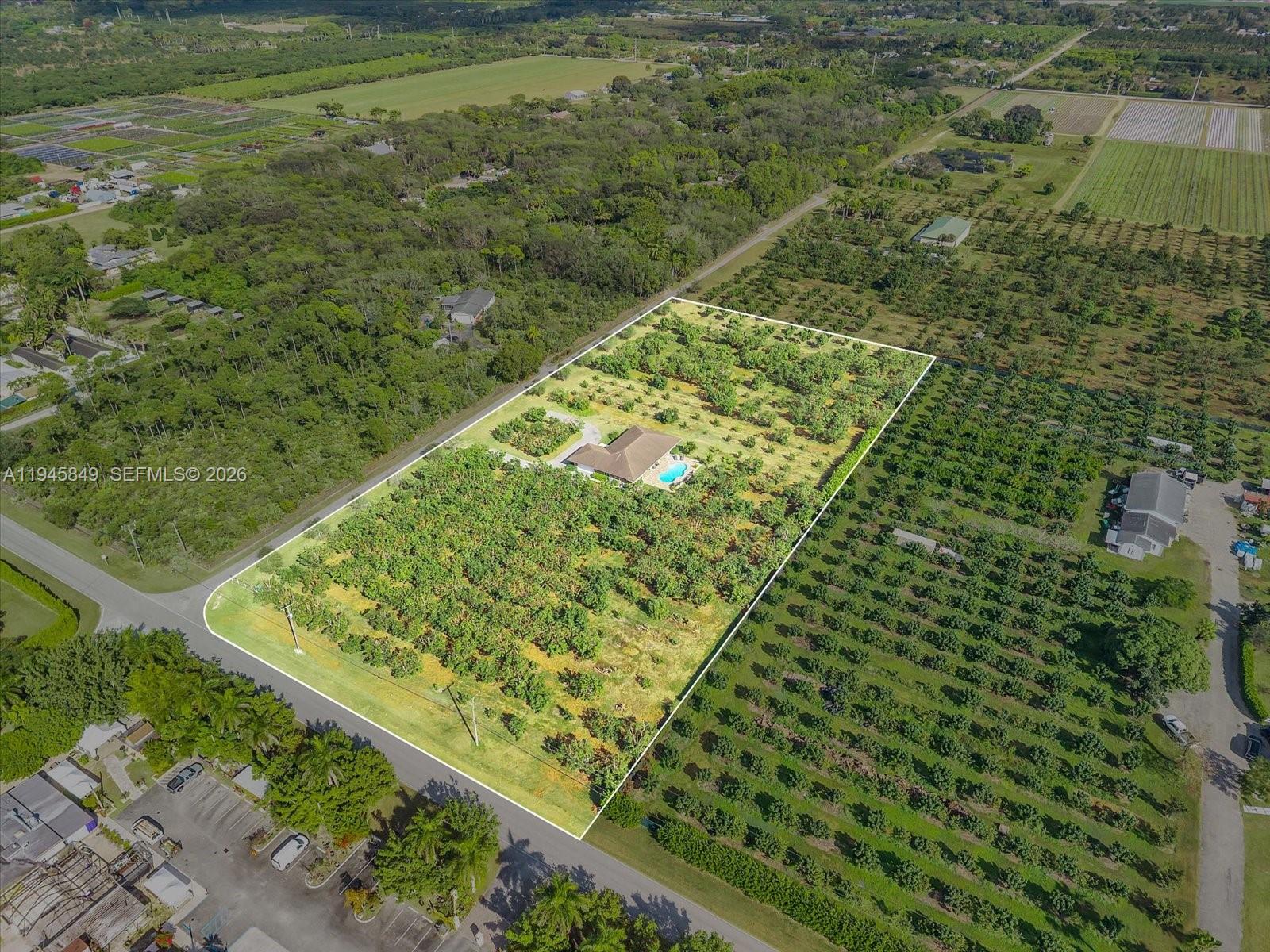 15150 Southwest 240th Street Homestead, FL 33032 - Photo 33 of 38 a view of a garden