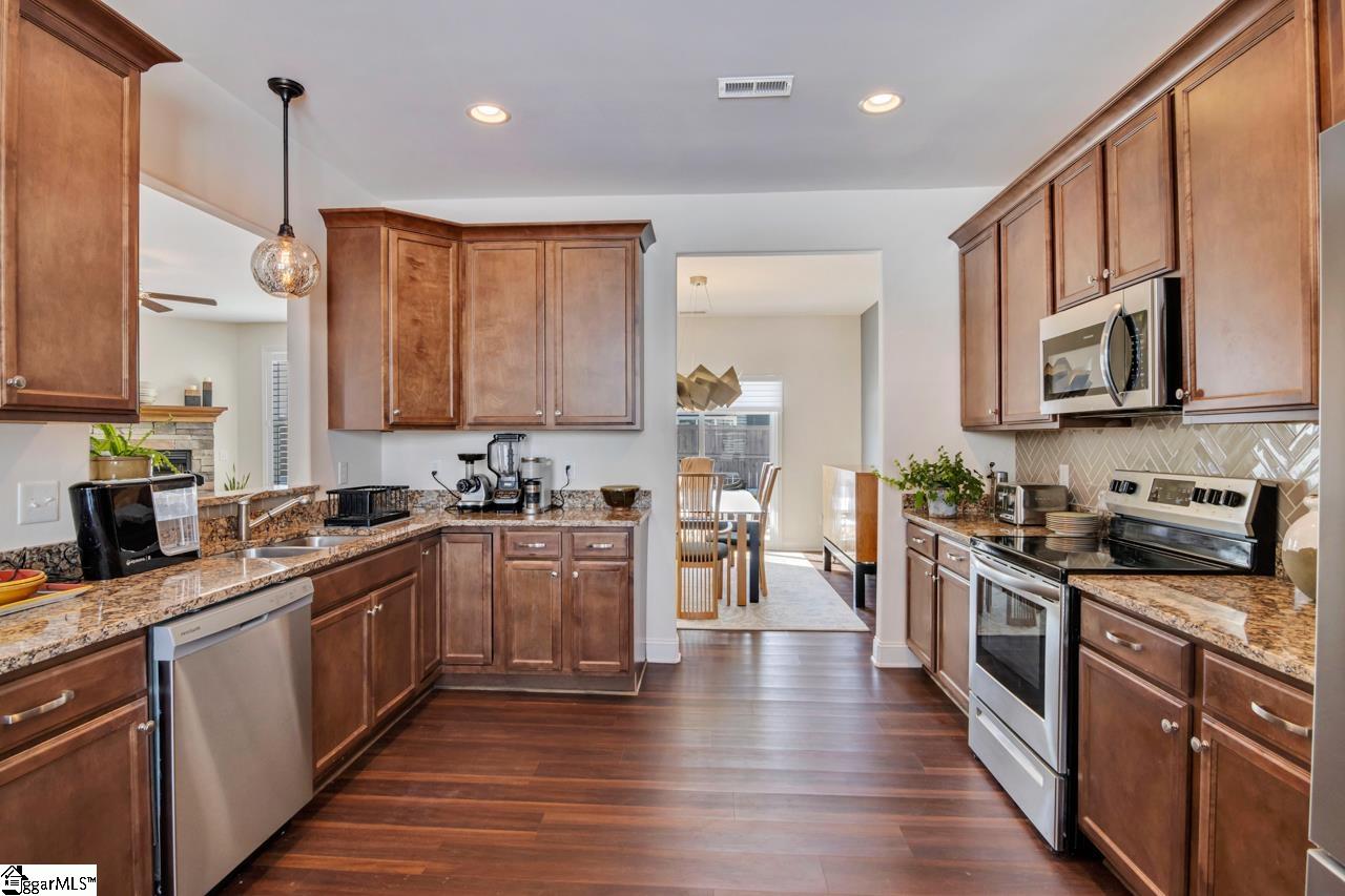 206 Buchanan Ridge Road Taylors, SC 29687 - Photo 10 of 36 Gallery Image 10