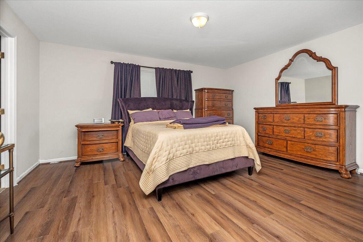 50546 Wear Road Belleville, MI 48111 - Photo 14 of 26 16-50546-Wear-Rd-16