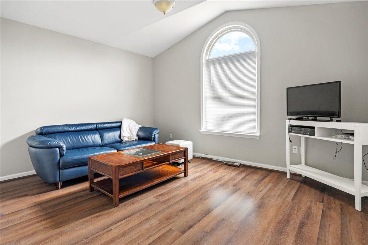 50546 Wear Road Belleville, MI 48111 - Photo 8 of 26 10-50546-Wear-Rd-10