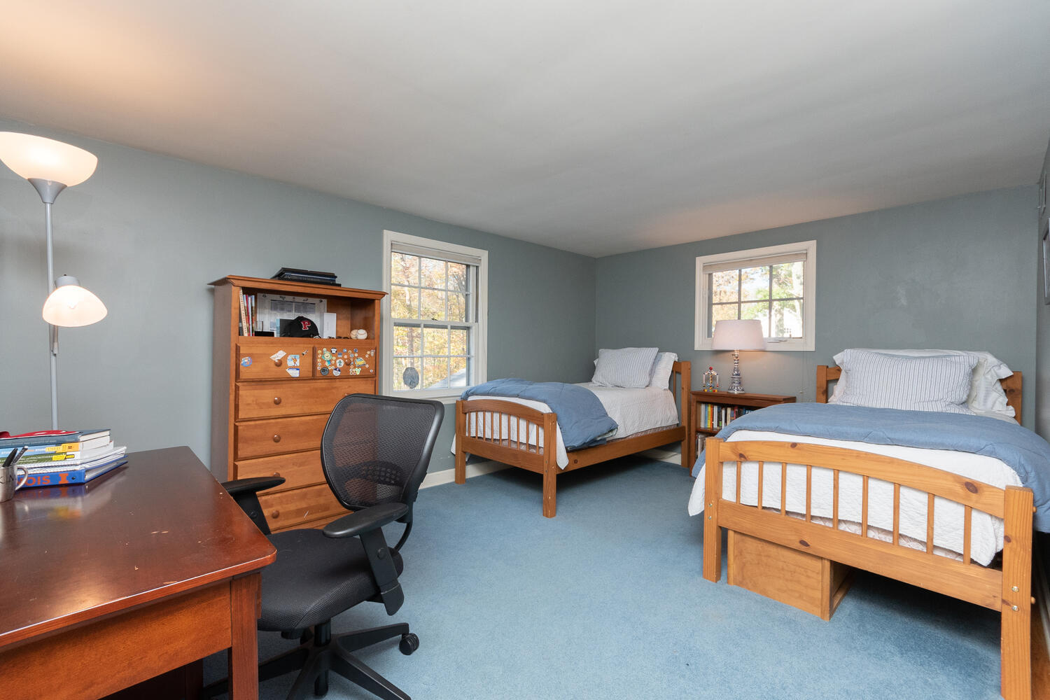 297 Brookside Road Darien, CT 06820 - Photo 33 of 63 a bedroom with 2 bed table and a window