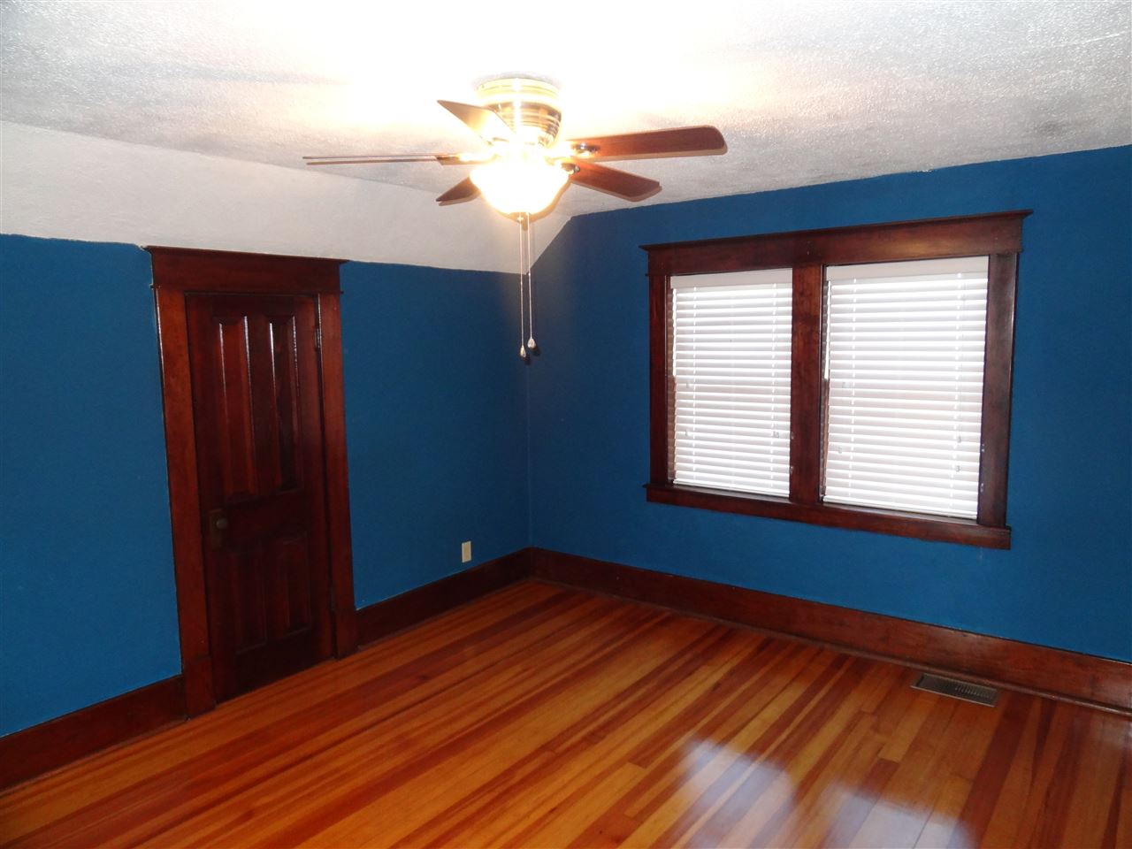 363 F Street Conroy, IA 52220 - Photo 12 of 23 Gallery Image 12