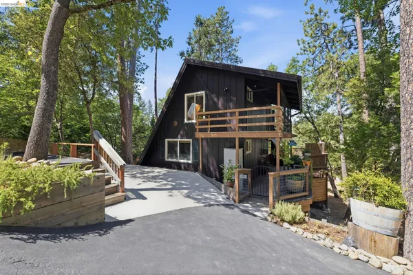 $386,000 | 21900 Feather River Drive, Sonora, CA 95370