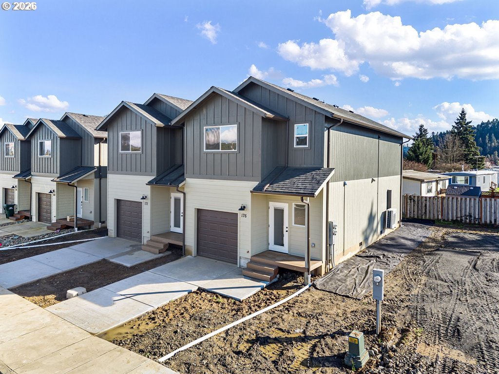 172 Allison Avenue Sutherlin, OR 97479 - Photo 2 of 30