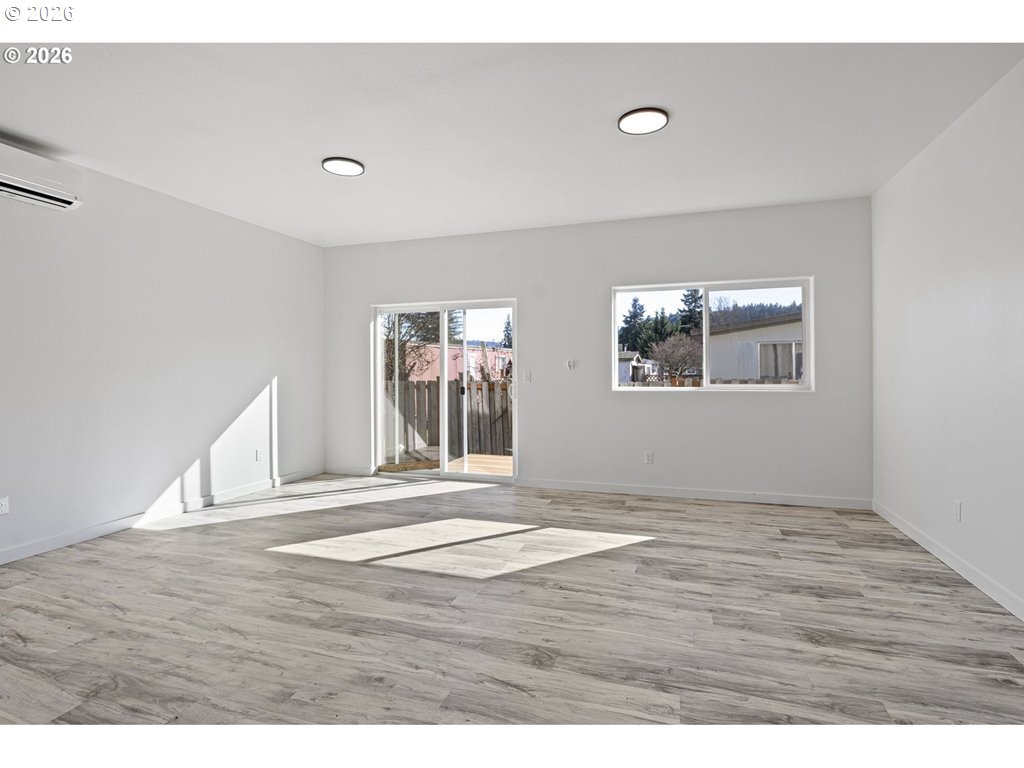 172 Allison Avenue Sutherlin, OR 97479 - Photo 5 of 30