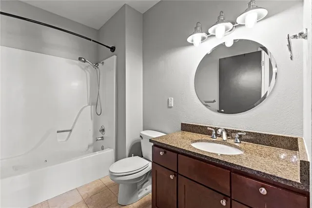 $249,000 | 308 West 8th Street, Unit 513, Kansas City, MO 64105