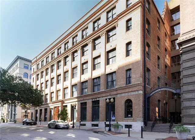 $249,000 | 308 West 8th Street, Unit 513, Kansas City, MO 64105