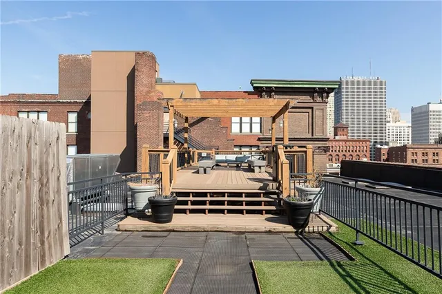 $249,000 | 308 West 8th Street, Unit 513, Kansas City, MO 64105