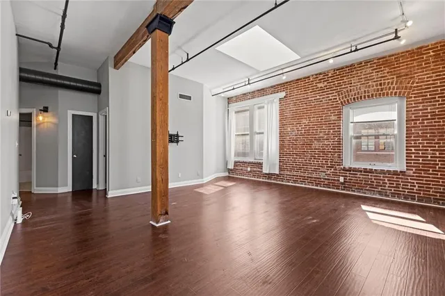 $249,000 | 308 West 8th Street, Unit 513, Kansas City, MO 64105