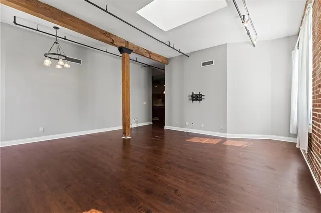 $249,000 | 308 West 8th Street, Unit 513, Kansas City, MO 64105