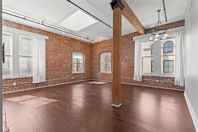 $249,000 | 308 West 8th Street, Unit 513, Kansas City, MO 64105