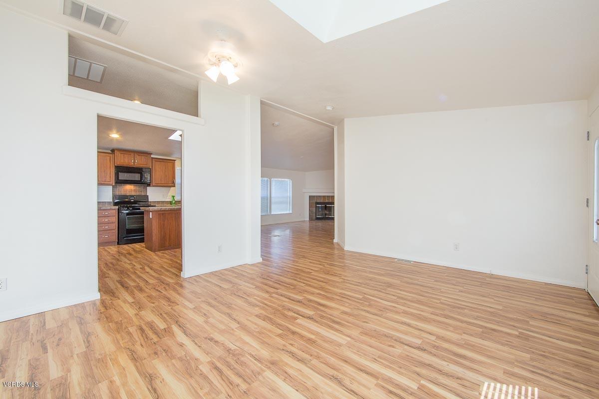 1550 Rory Lane, Unit SP 269 Simi Valley, CA 93063 - Photo 4 of 22 1550Rory-269-11