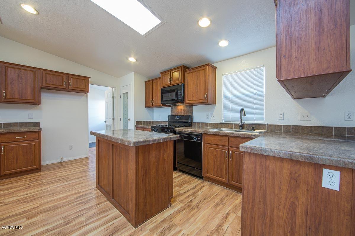1550 Rory Lane, Unit SP 269 Simi Valley, CA 93063 - Photo 6 of 22 1550Rory-269-13