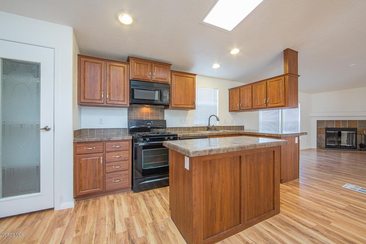 1550 Rory Lane, Unit SP 269 Simi Valley, CA 93063 - Photo 7 of 22 1550Rory-269-14