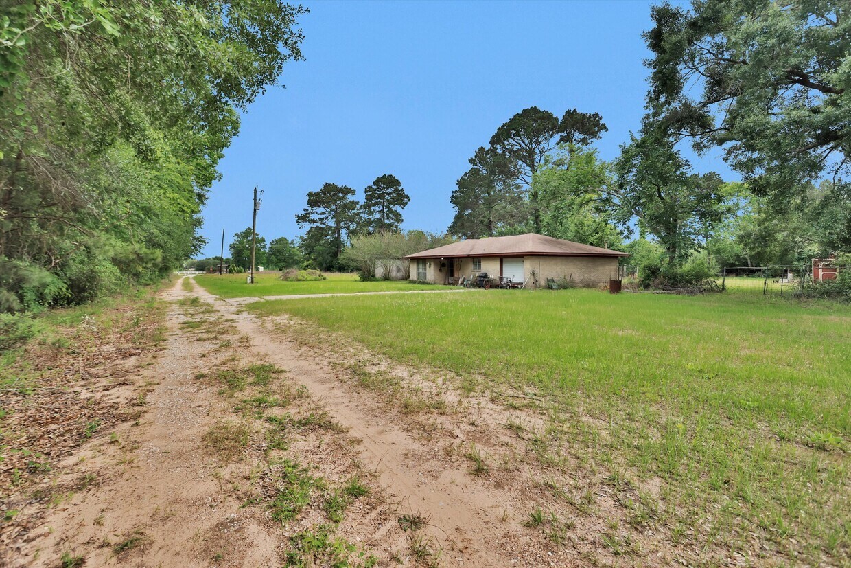 15635 Hwy 105 Road Conroe, TX 77306 - Photo 16 of 22
