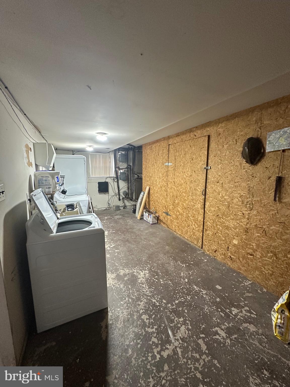 12070 Abby Road, Unit 1 Philadelphia, PA 19154 - Photo 20 of 22 a living room with furniture