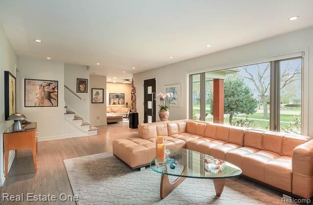 18230 Beverly Road Beverly Hills, MI 48025 - Photo 5 of 47